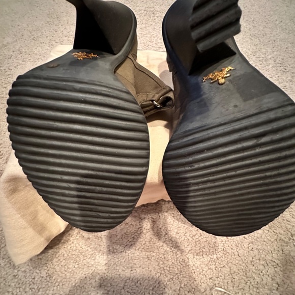 Prada Fabric Mary Jane Rubber Cap Toe Pump Size 8 - Picture 6 of 7